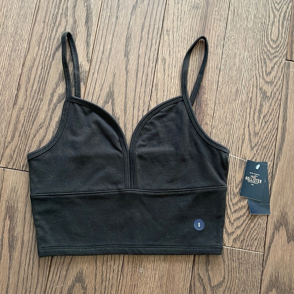 Black crop tank top